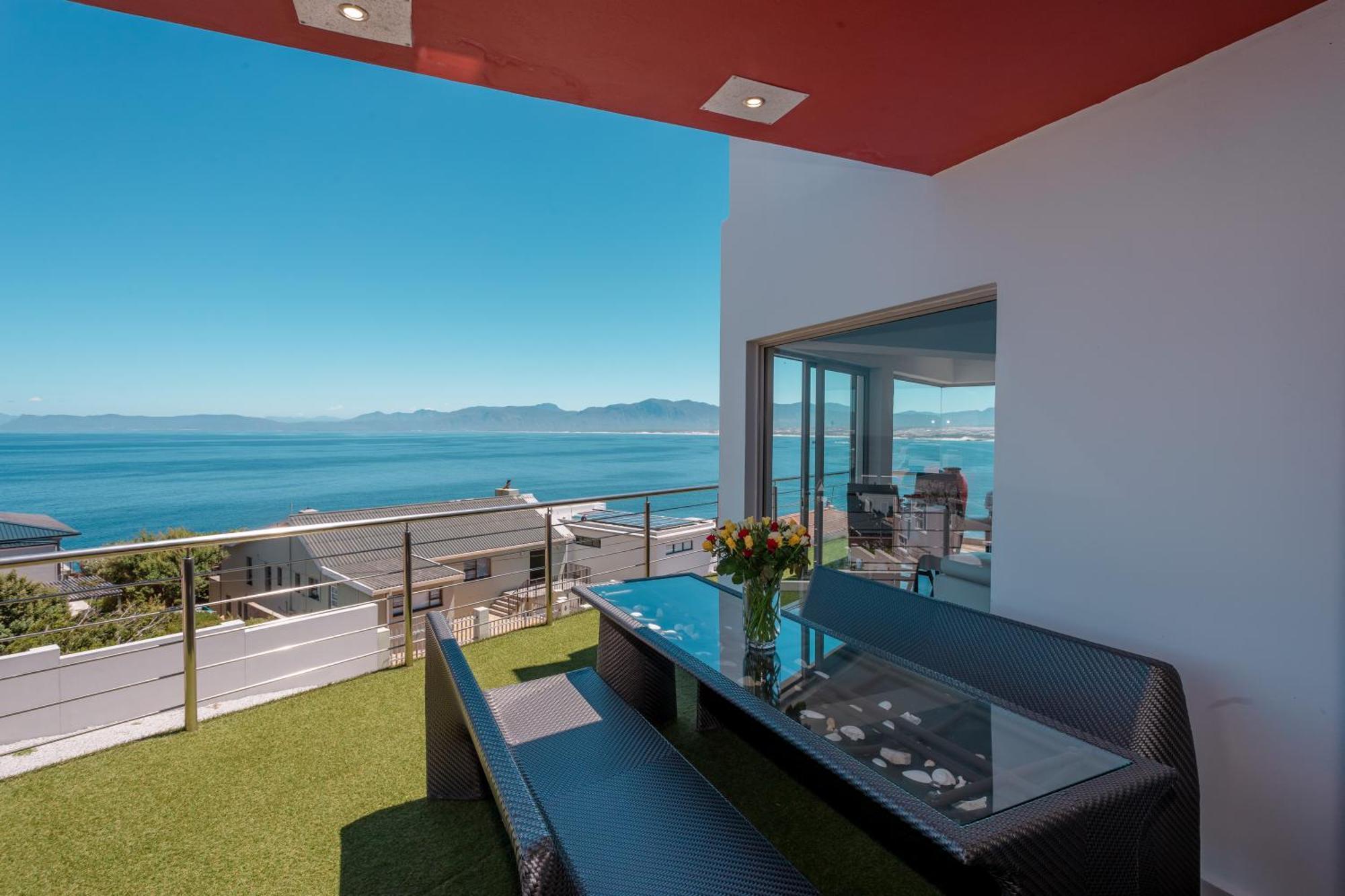 Sea Star Lodge Gansbaai Exterior photo