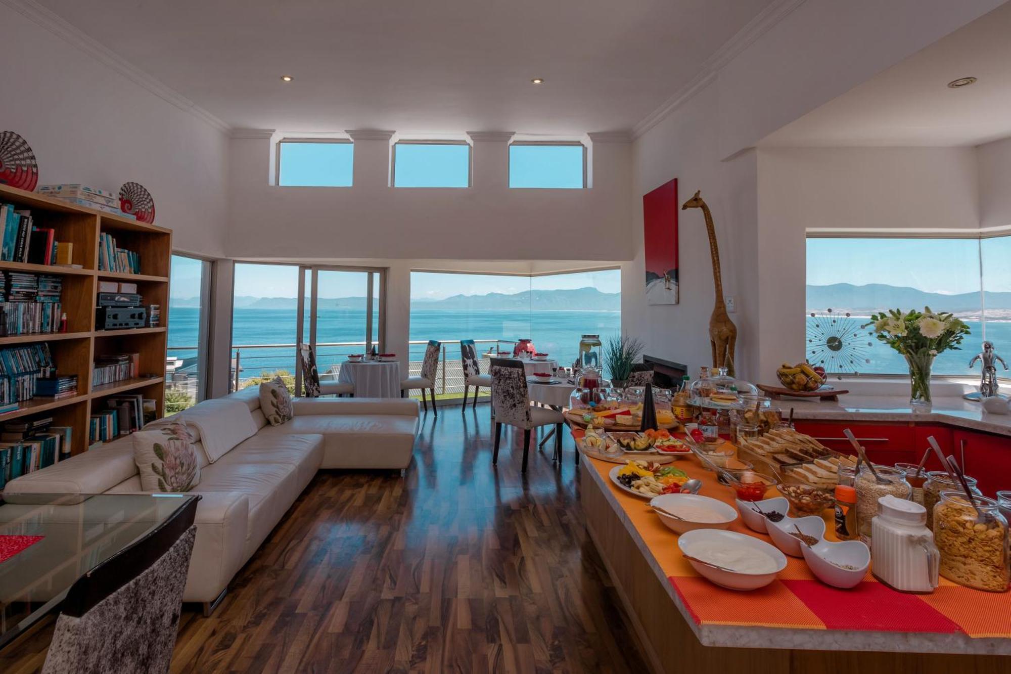 Sea Star Lodge Gansbaai Exterior photo